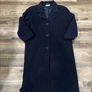 Stephanie Andrews Elegant Black Wool Coat